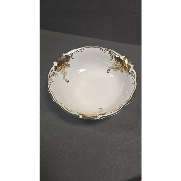 Vintage Wałbrzych Porcelain Bowl White Gold Trim Embossed Floral Poland 8.25" - Picture 3 of 8